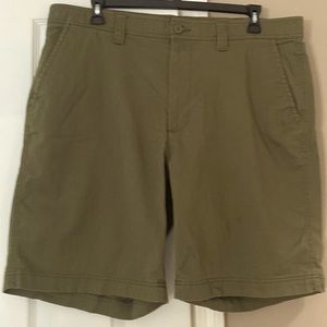 St John’s Bay Men’s Big & Tall Olive Green Shorts